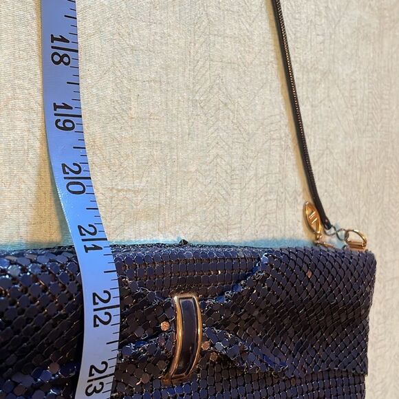 Vintage Aluminum mesh shoulder bag or clutch made in Hong Kong 10” x 6” zipper - Picture 12 of 14
